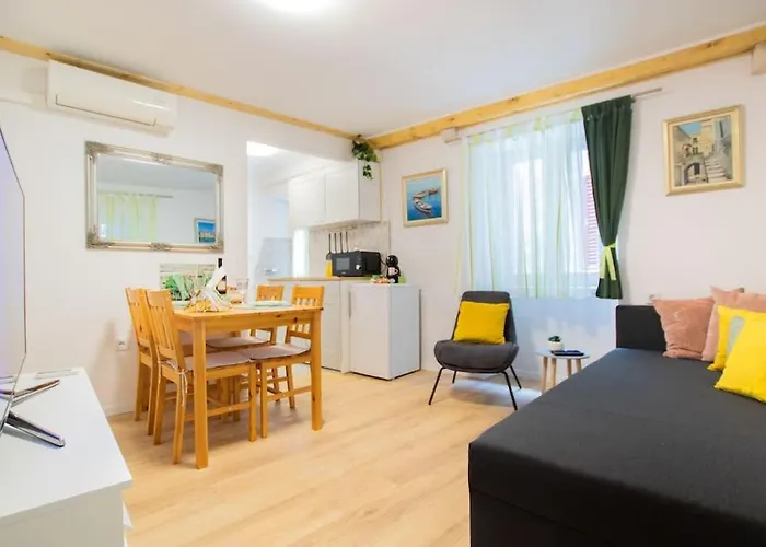 Apartman In The Old Town Of