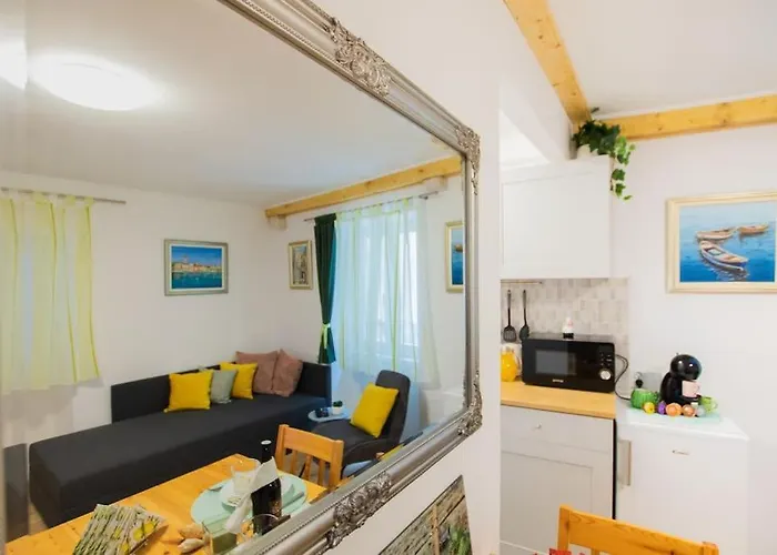 In The Old Town Of شقة