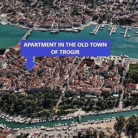 Apartmán In The Old Town Of *